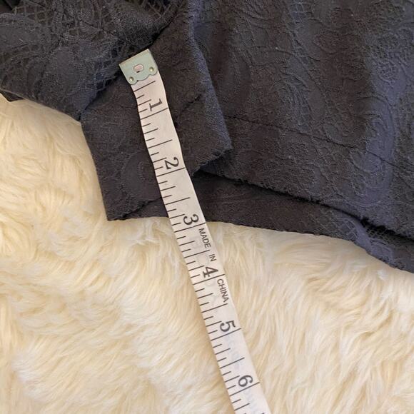 Very J Black Satin Lace Embossed Shorts Medium - Picture 7 of 10